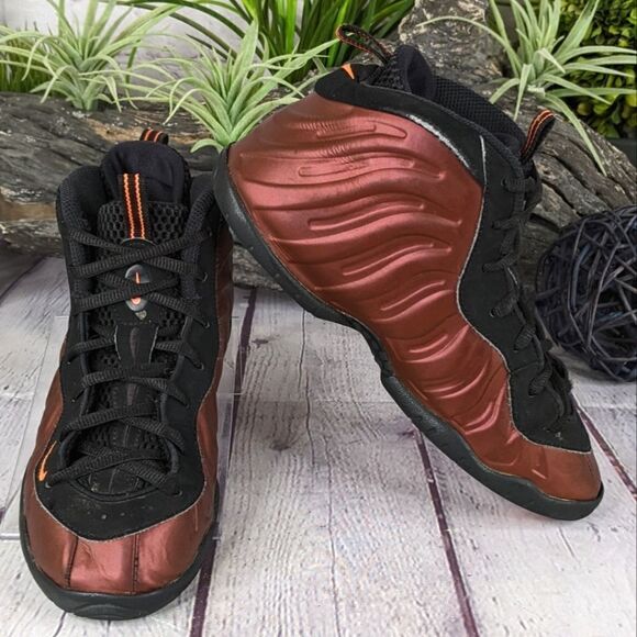 Nike Air Foamposite Pro Hyper Crimson Sneakers - Size 3Y - Picture 1 of 10